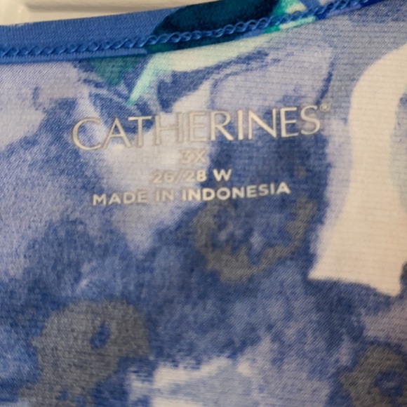 Blue flower tank top - Picture 3 of 3